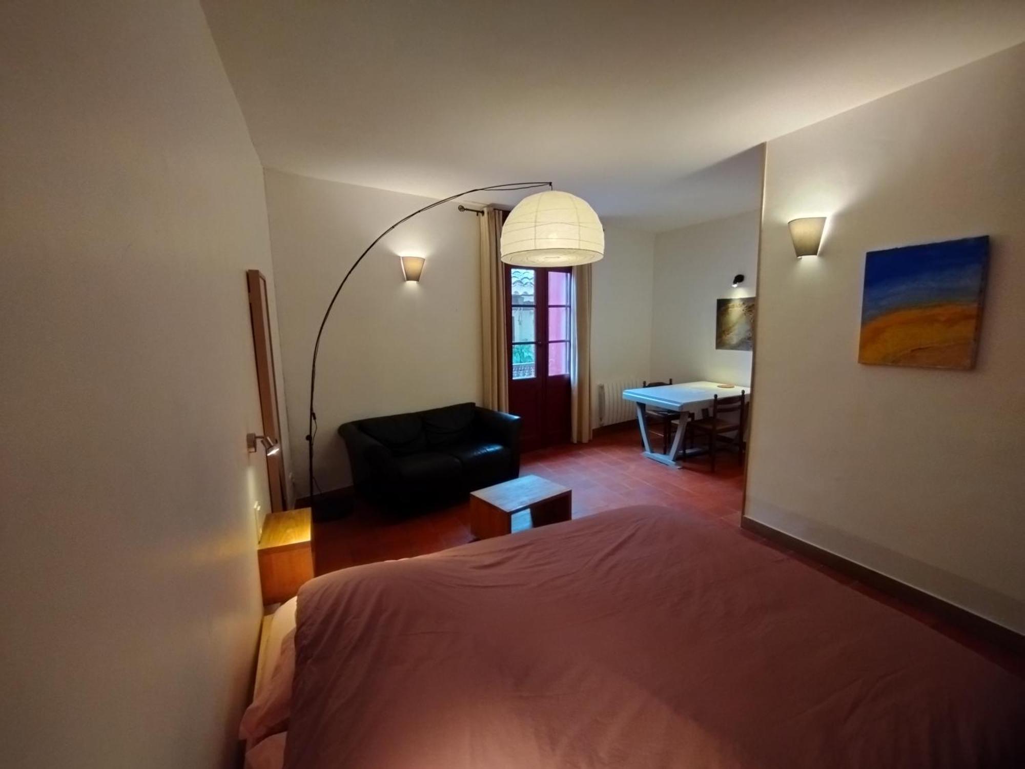 Les Studios De St Guilhem Saint-Guilhem-le-Desert Bagian luar foto