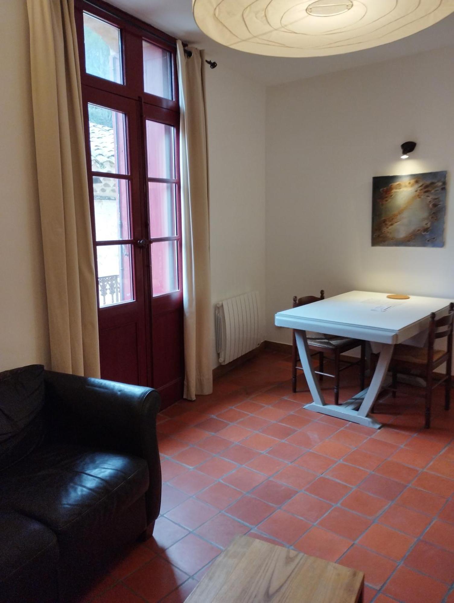 Les Studios De St Guilhem Saint-Guilhem-le-Desert Bagian luar foto