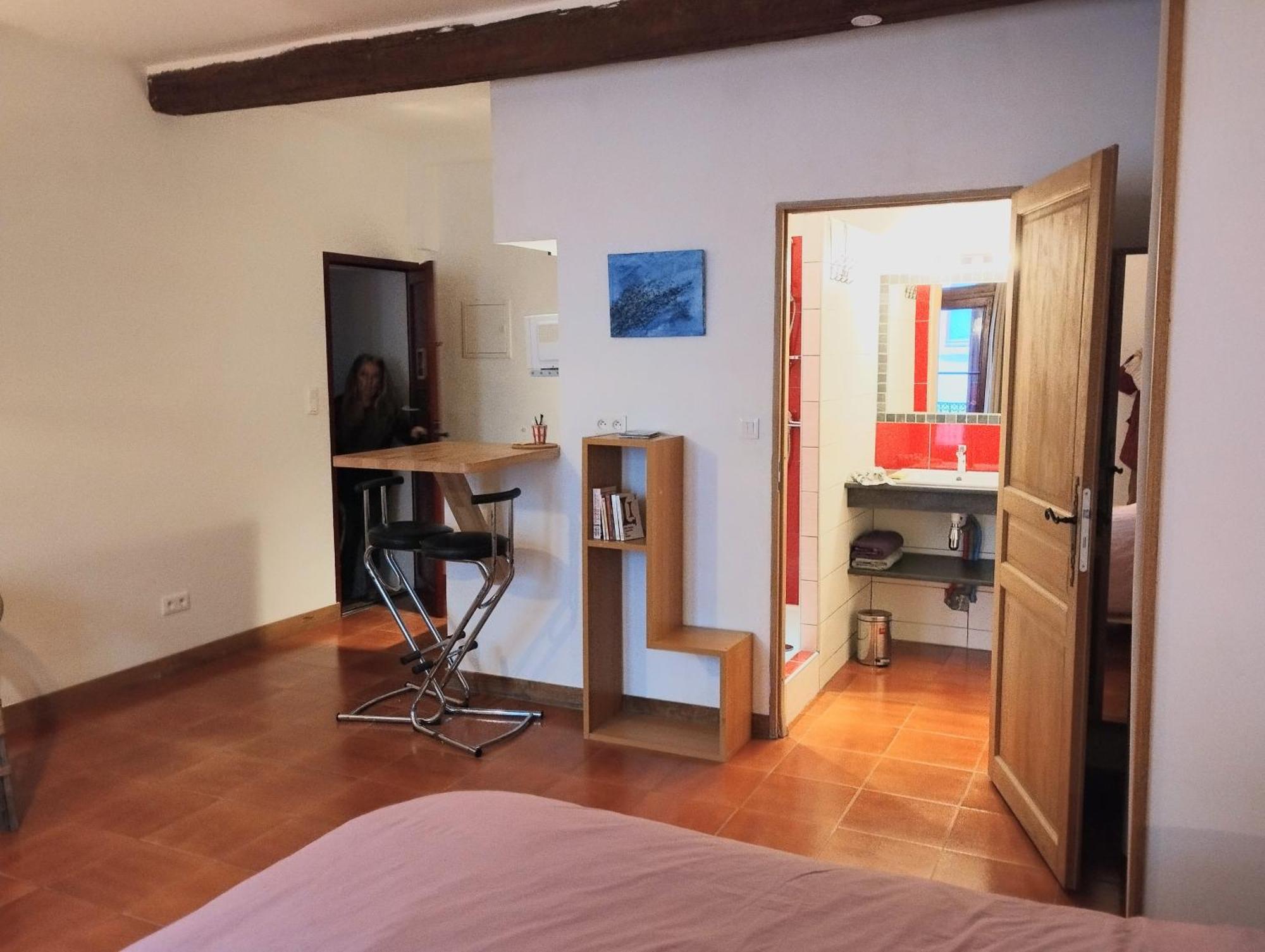 Les Studios De St Guilhem Saint-Guilhem-le-Desert Bagian luar foto
