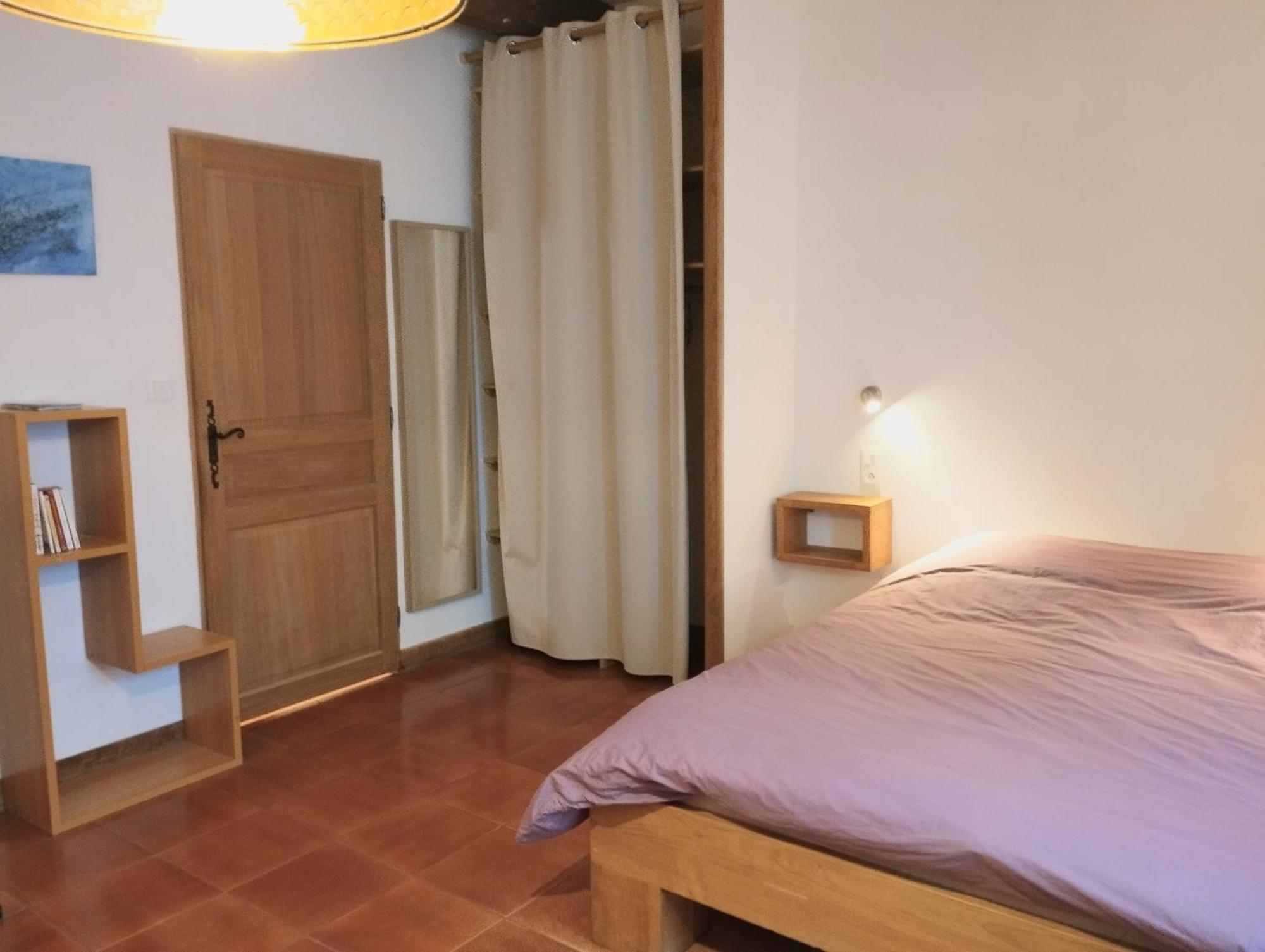 Les Studios De St Guilhem Saint-Guilhem-le-Desert Bagian luar foto